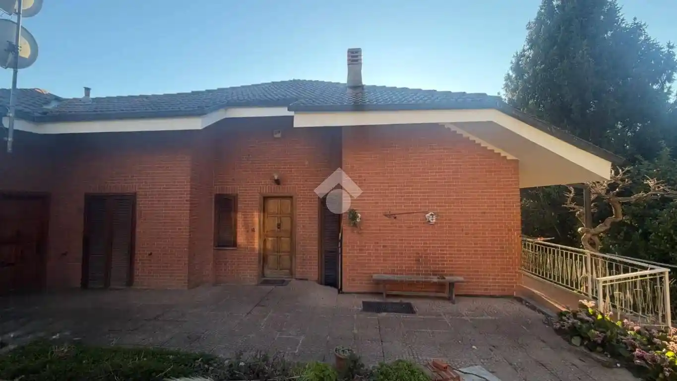 Villa in vendita a Castagneto Po