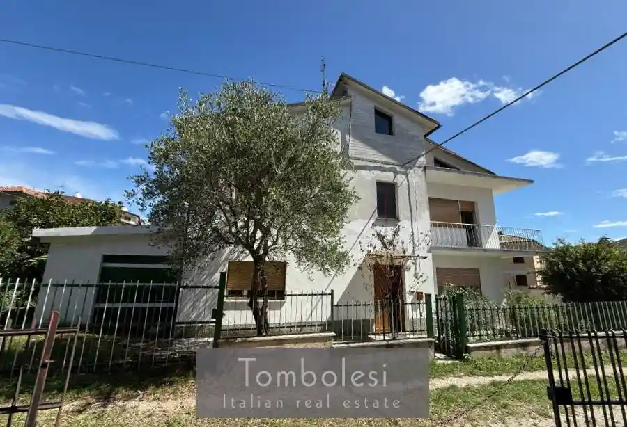 Villa in vendita a Pergola