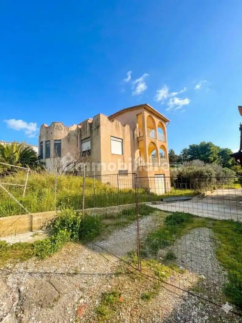 Villa in vendita a Aragona