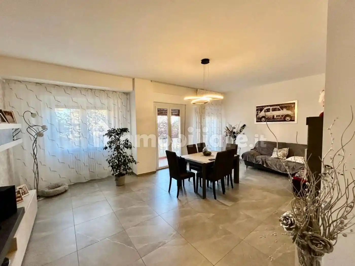 Appartamento in vendita a Falconara Marittima