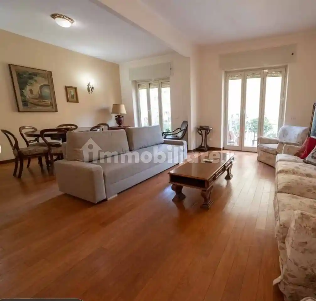 Appartamento in affitto a Napoli