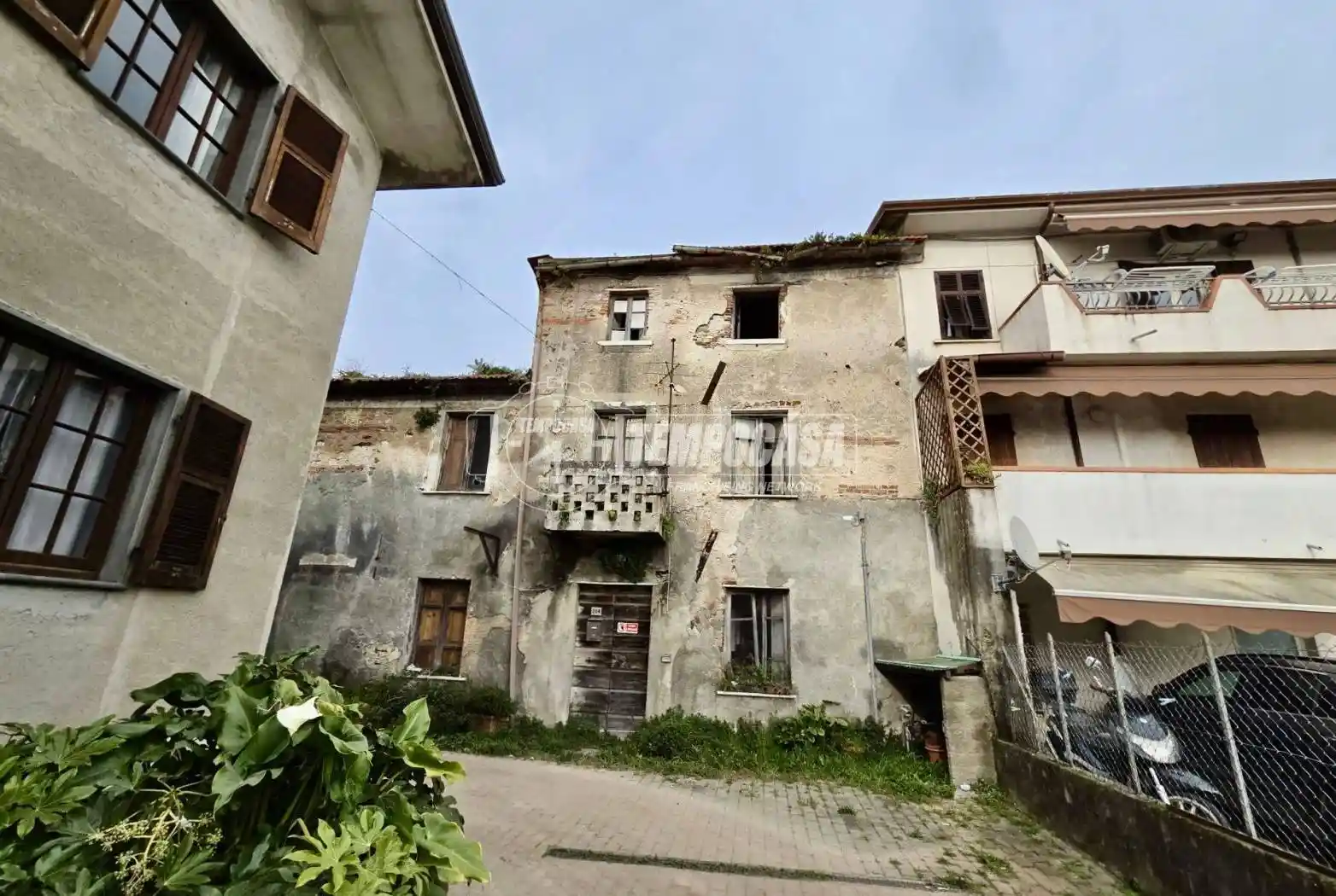 Casa indipendente in vendita a Massa