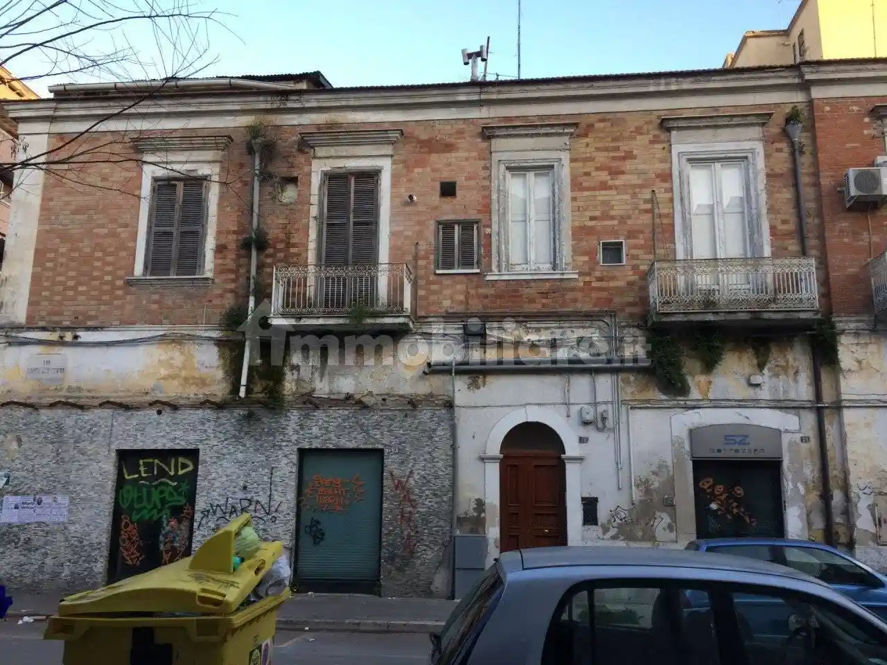 Palazzo - Edificio in vendita a Foggia