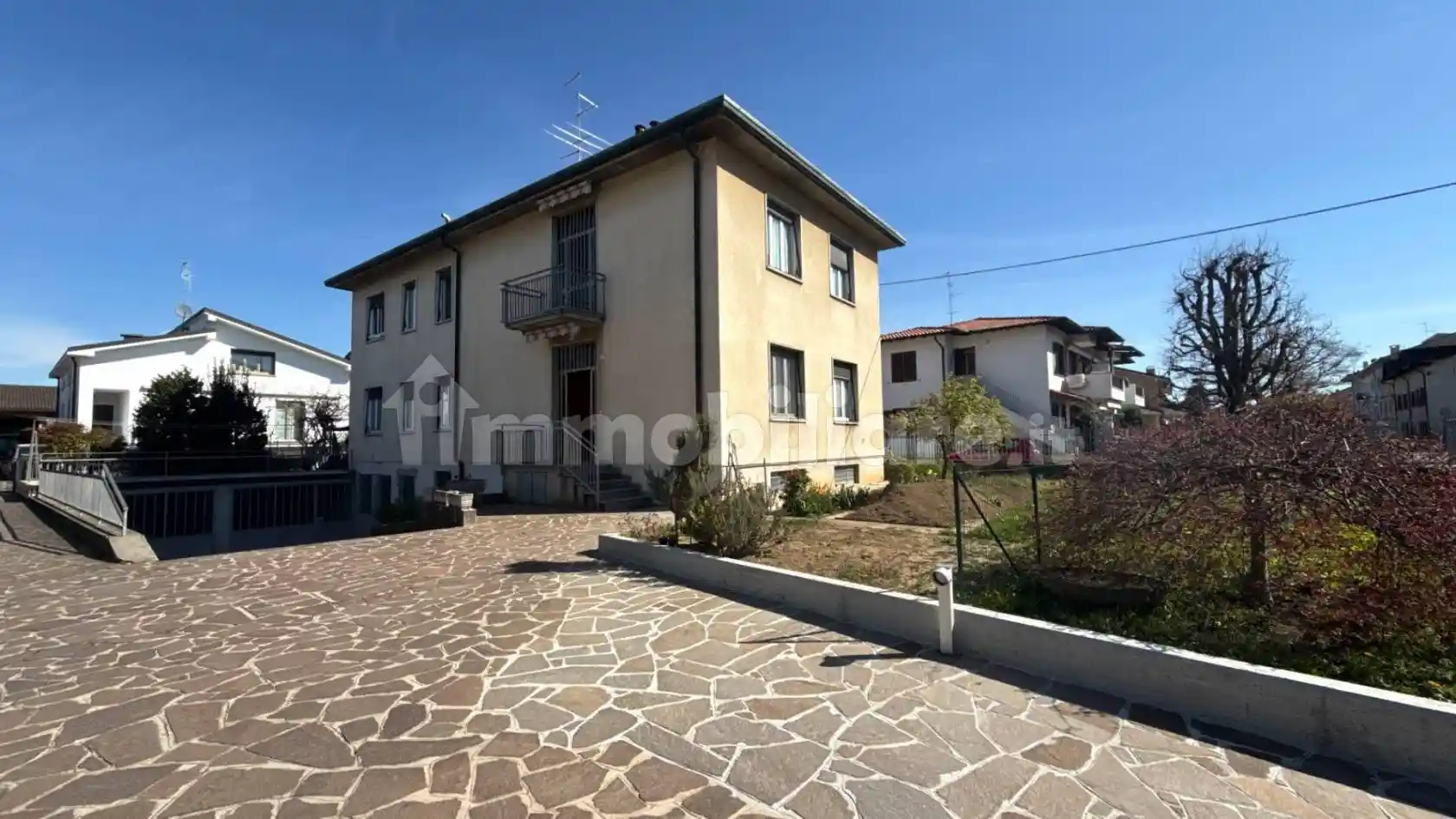 Appartamento in vendita a Rovellasca