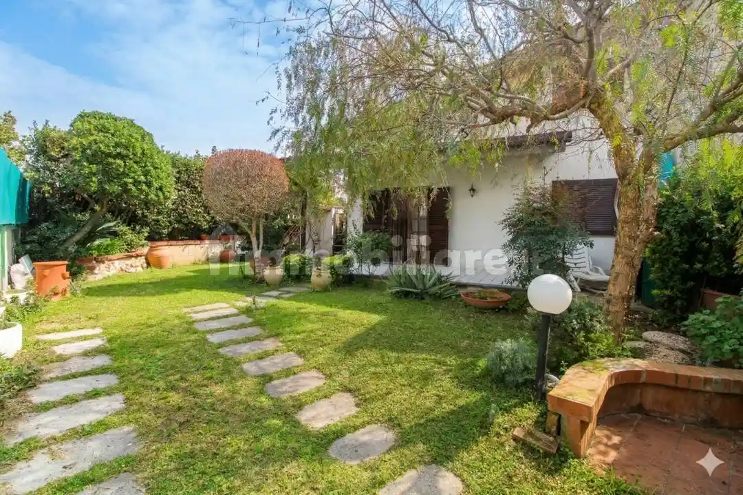 Villa in vendita a Ardea