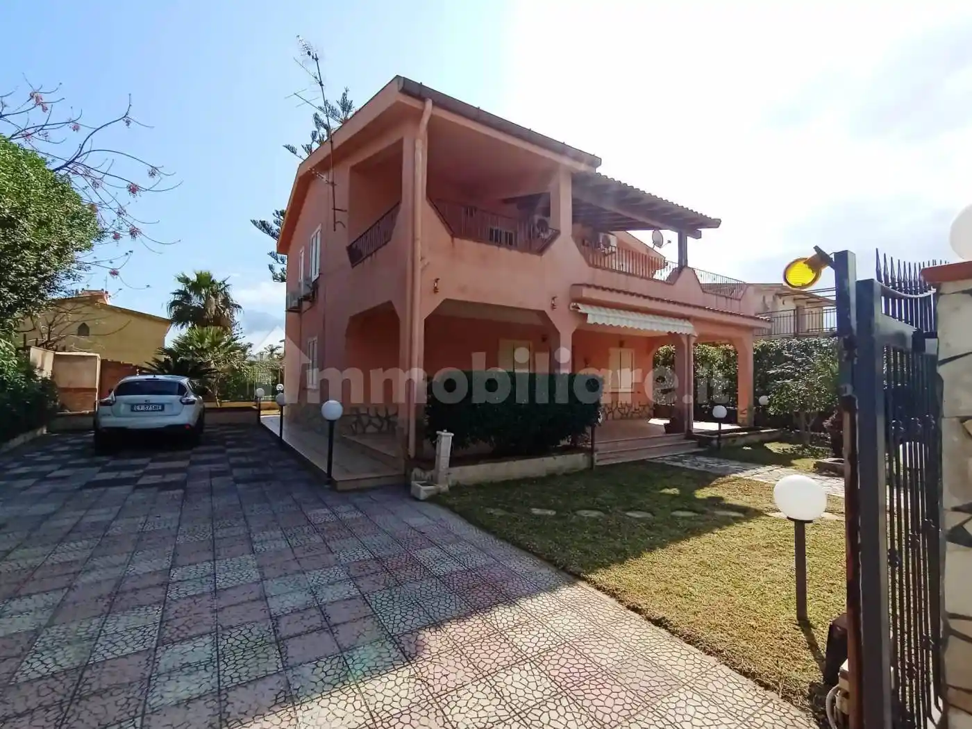 Villa in affitto a Campofelice di Roccella