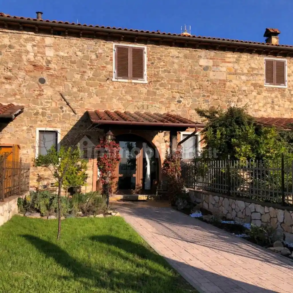 Casa indipendente in vendita a Collesalvetti