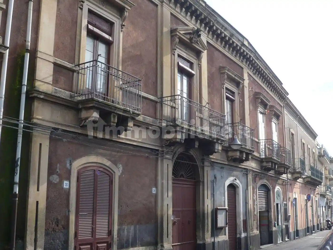 Palazzo - Edificio in vendita a Mascalucia