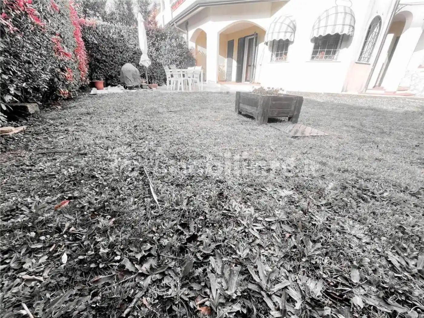 Casa indipendente in vendita a Luni