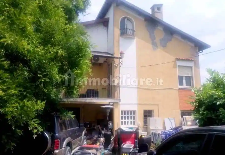 Villa in vendita a Cervesina