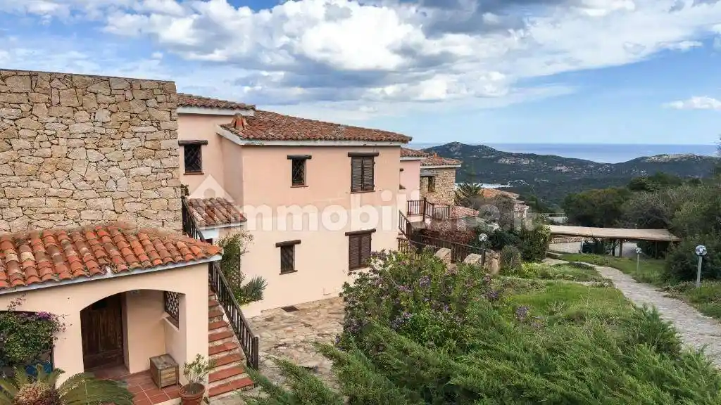 Villetta a schiera in vendita a Arzachena