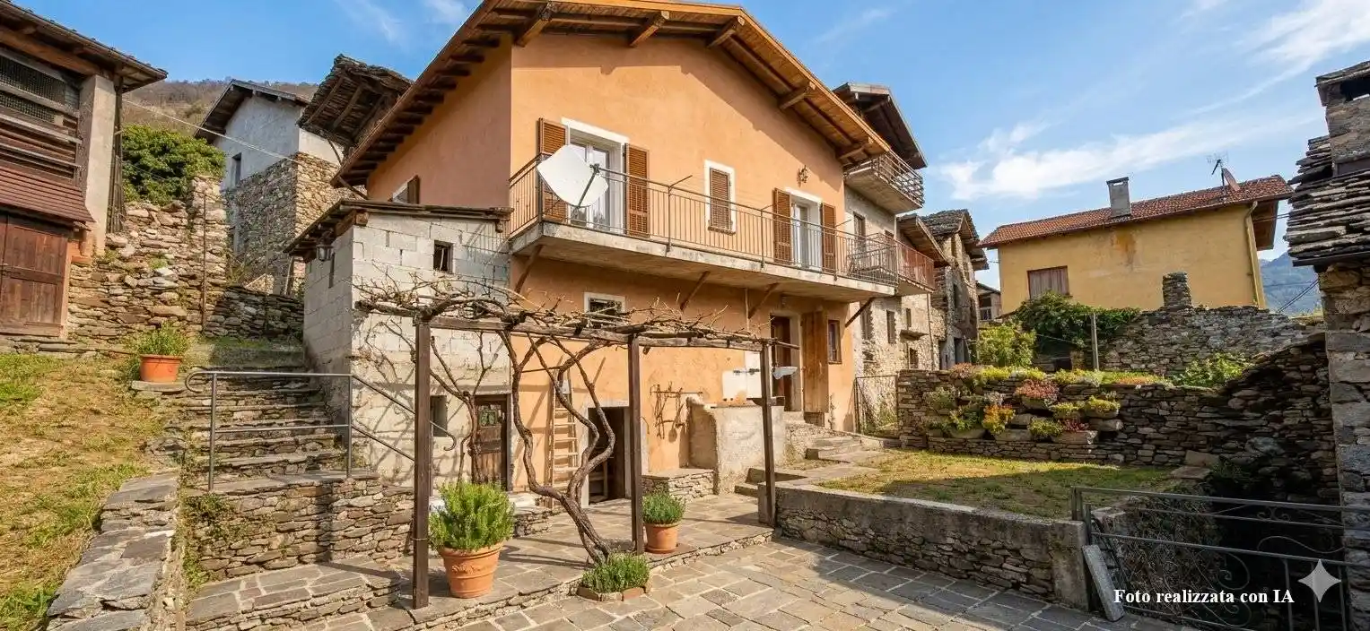 Villa in vendita a Gravedona ed Uniti