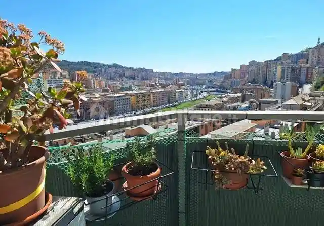 Appartamento in vendita a Genova