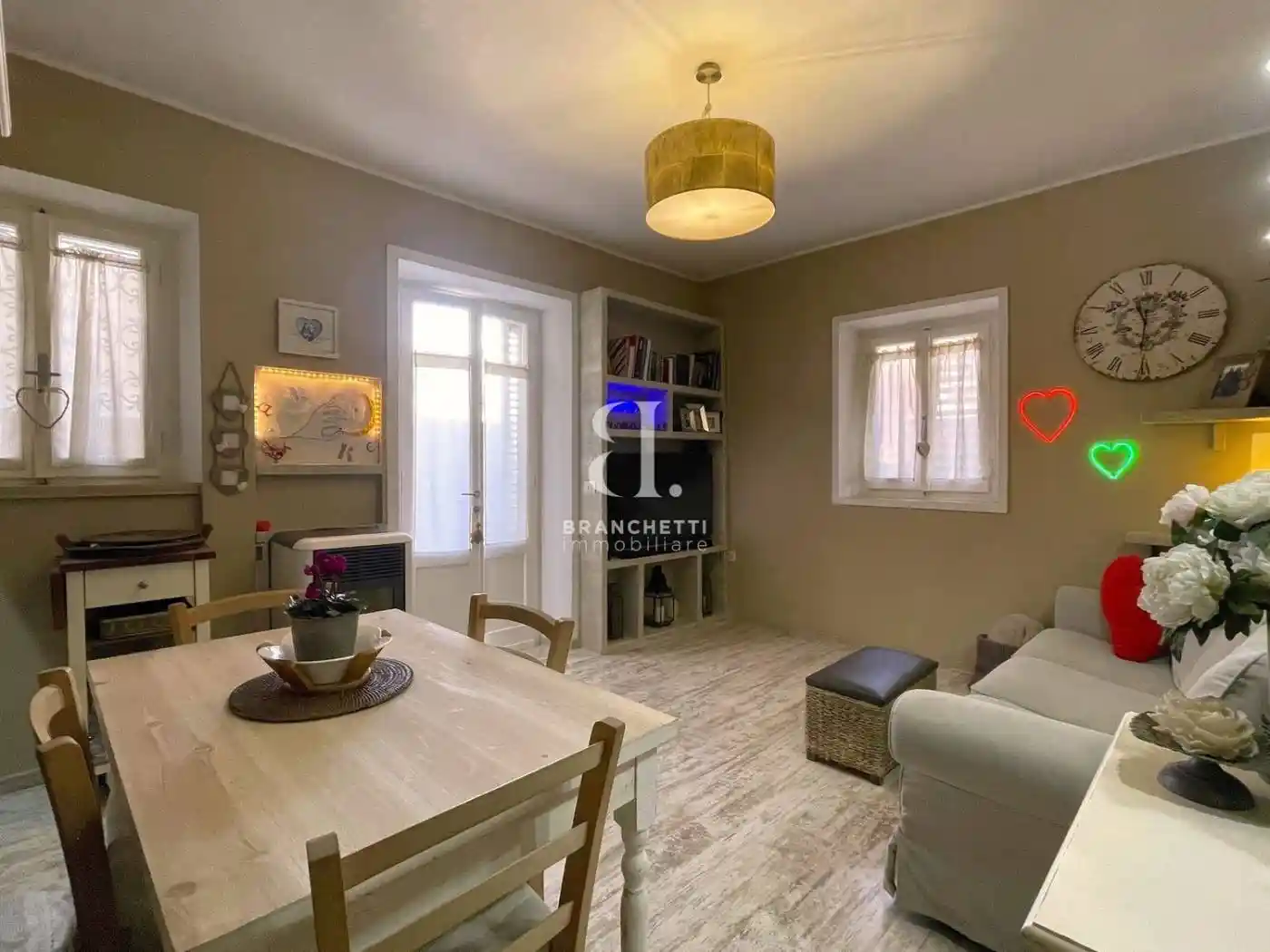 Casa indipendente in vendita a Prato