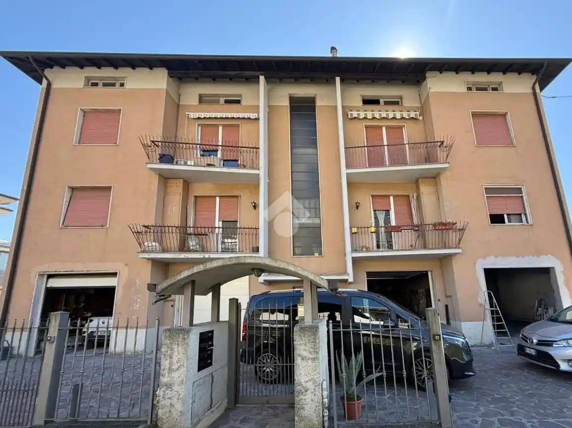 Appartamento in vendita a Costa Volpino