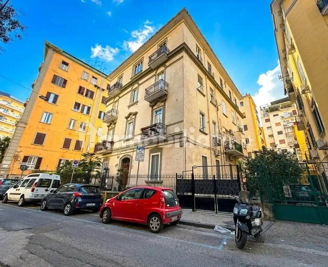 Appartamento in affitto a Napoli