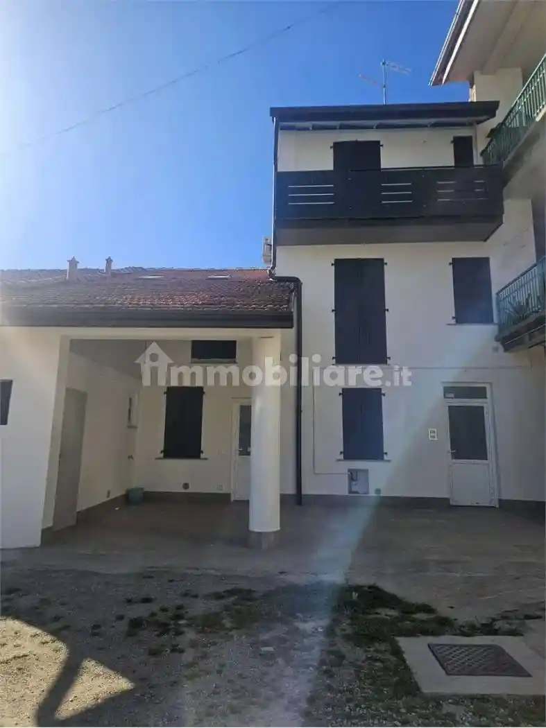 Casa indipendente in vendita a Grezzago