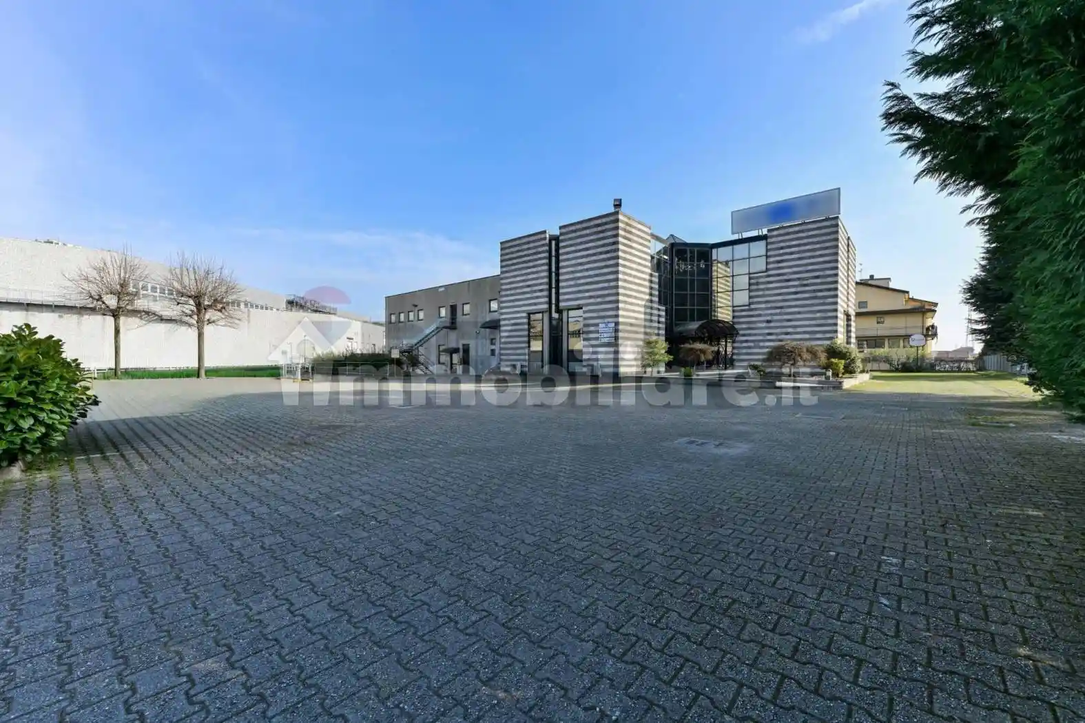Palazzo - Edificio in affitto a Cernusco sul Naviglio