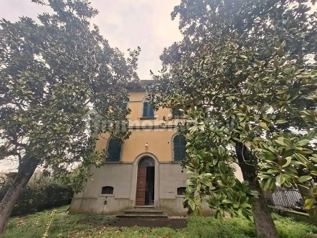 Villa in vendita a Montevarchi