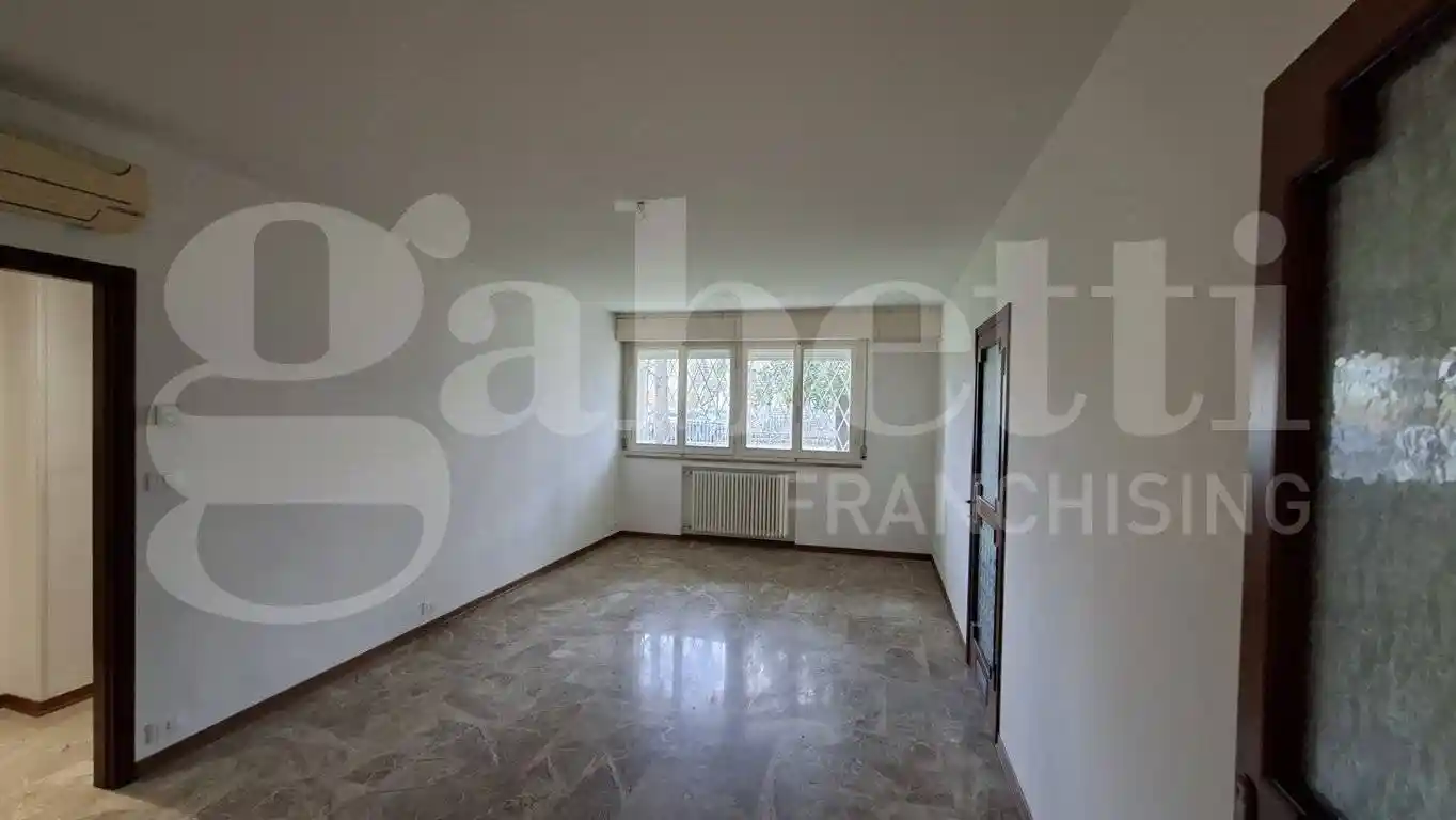 Appartamento in affitto a Cento