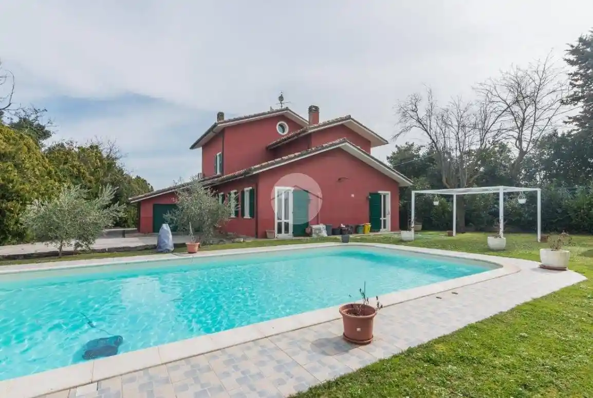 Villa in vendita a Terre Roveresche