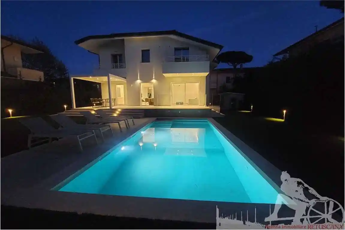 Villa in vendita a Pietrasanta