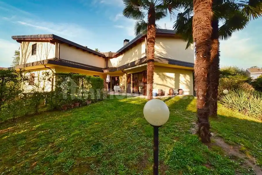 Villa in vendita a Paderno Dugnano