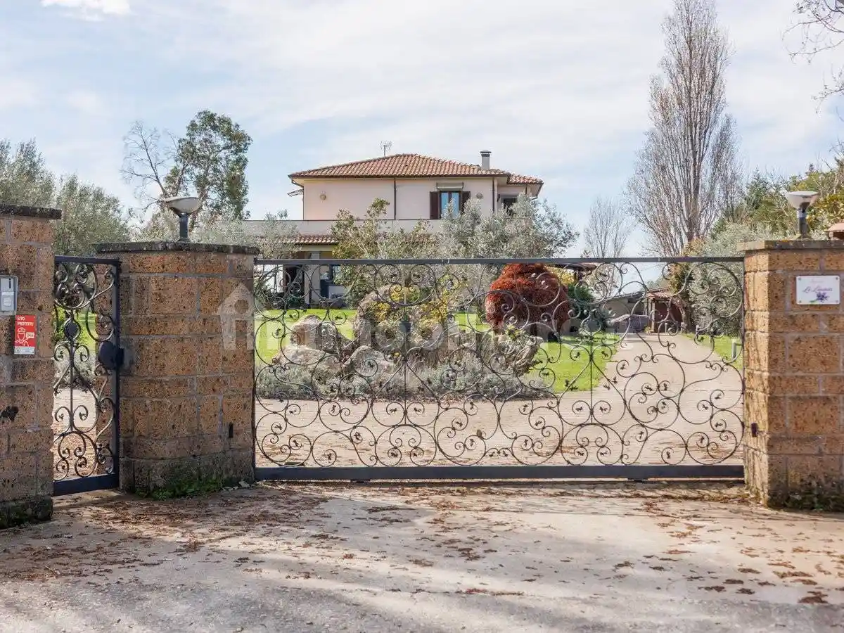 Villa in vendita a Viterbo