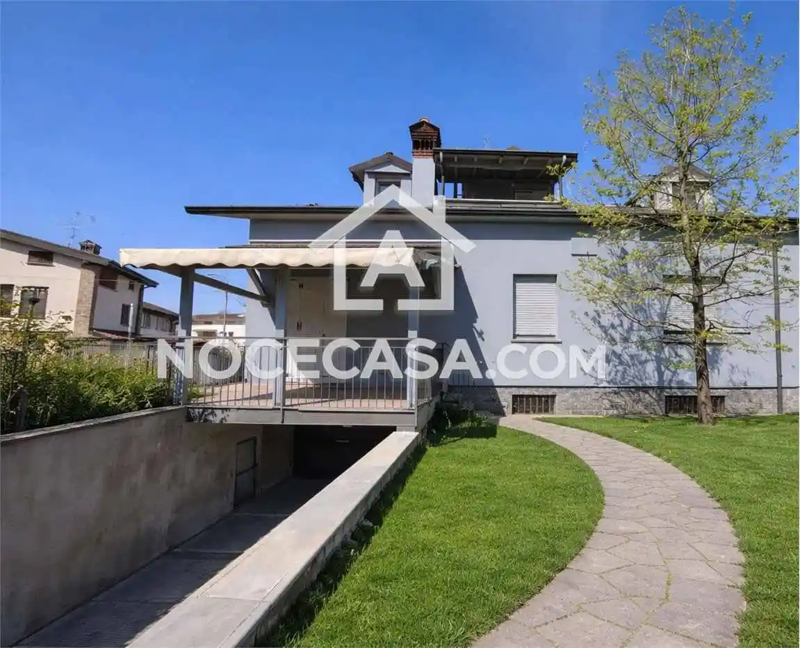 Casa indipendente in vendita a Urago d'Oglio