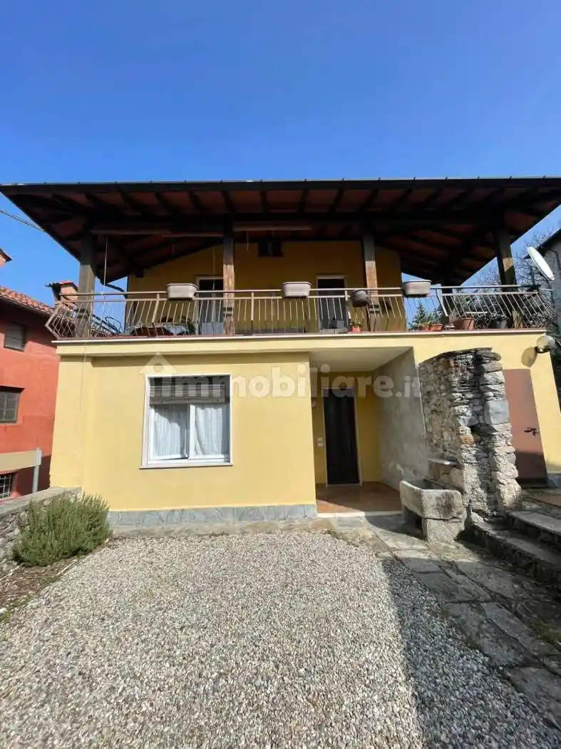 Appartamento in affitto a Brezzo di Bedero