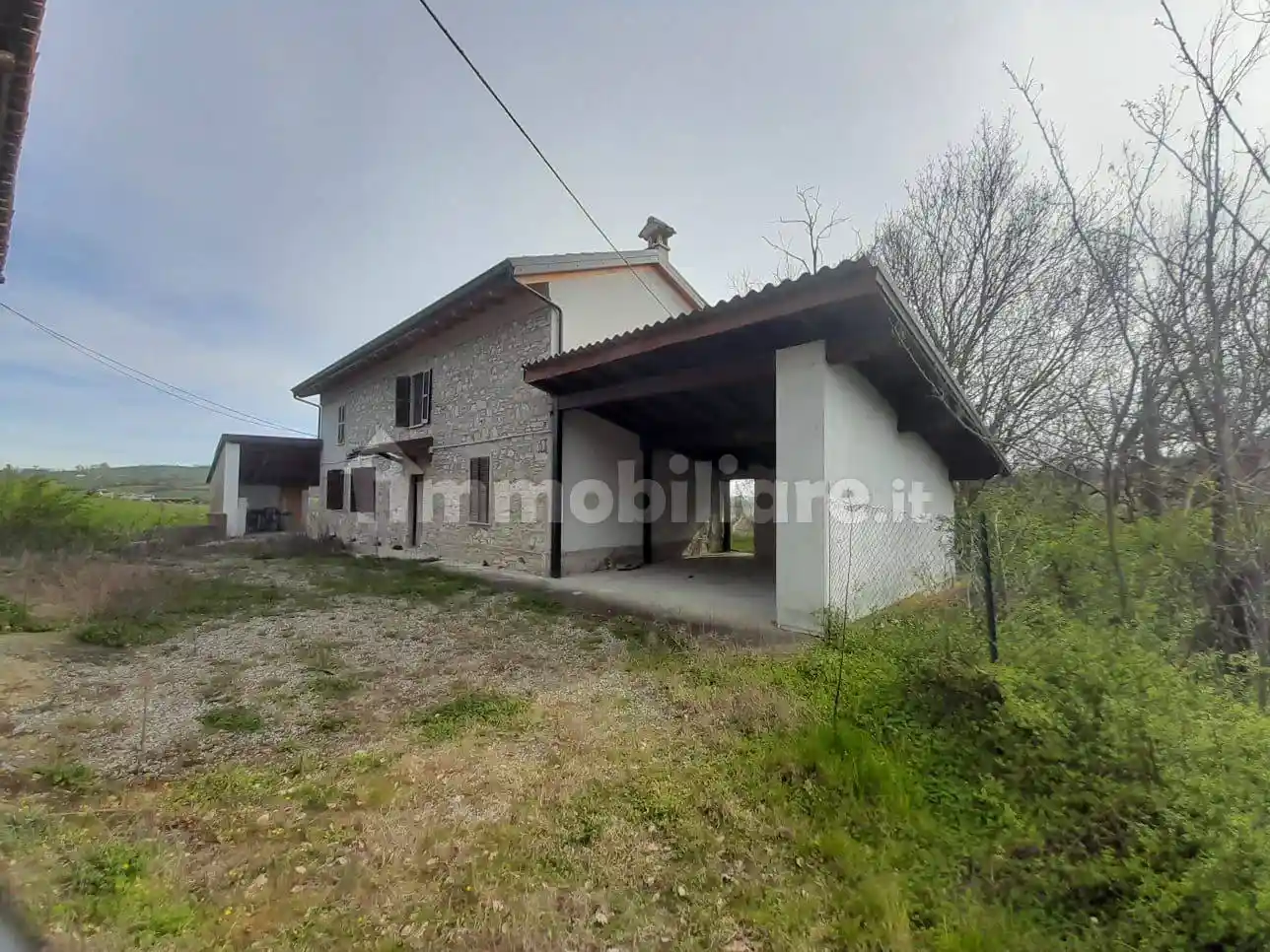 Rustico - Casale in affitto a Piozzano