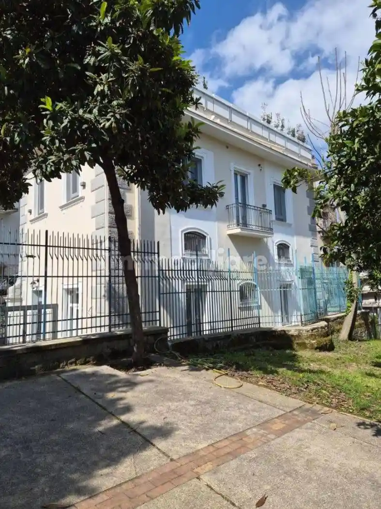 Appartamento in vendita a Napoli