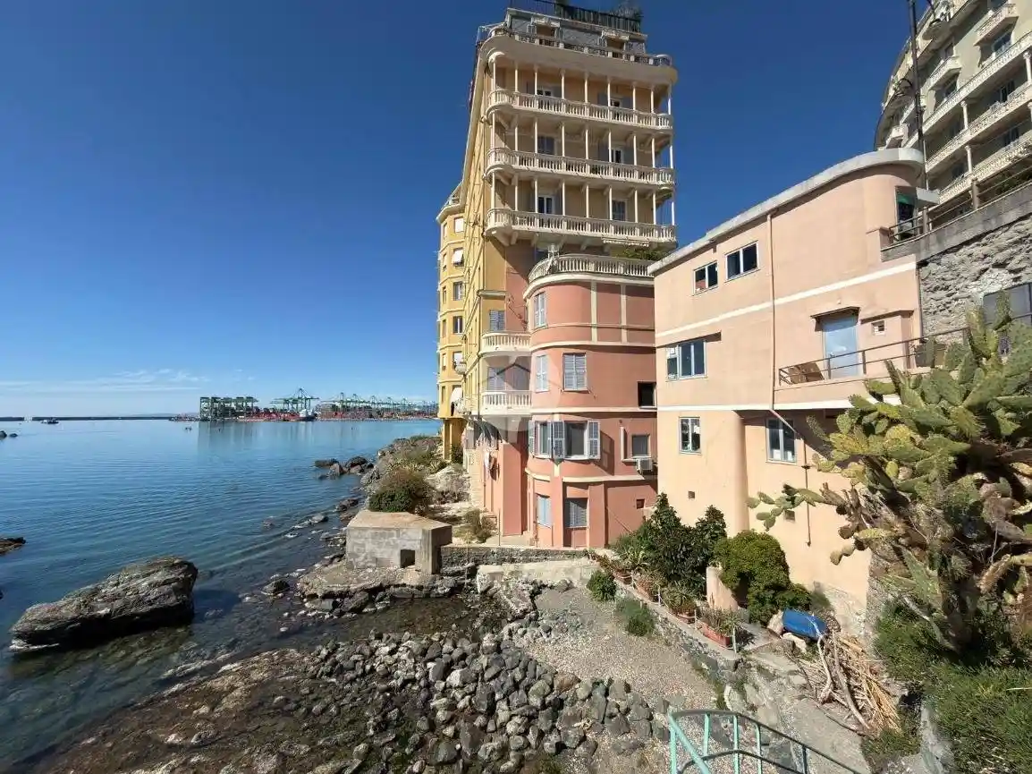 Appartamento in vendita a Genova