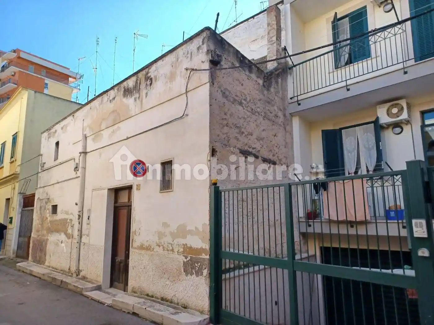 Palazzo - Edificio in vendita a Triggiano