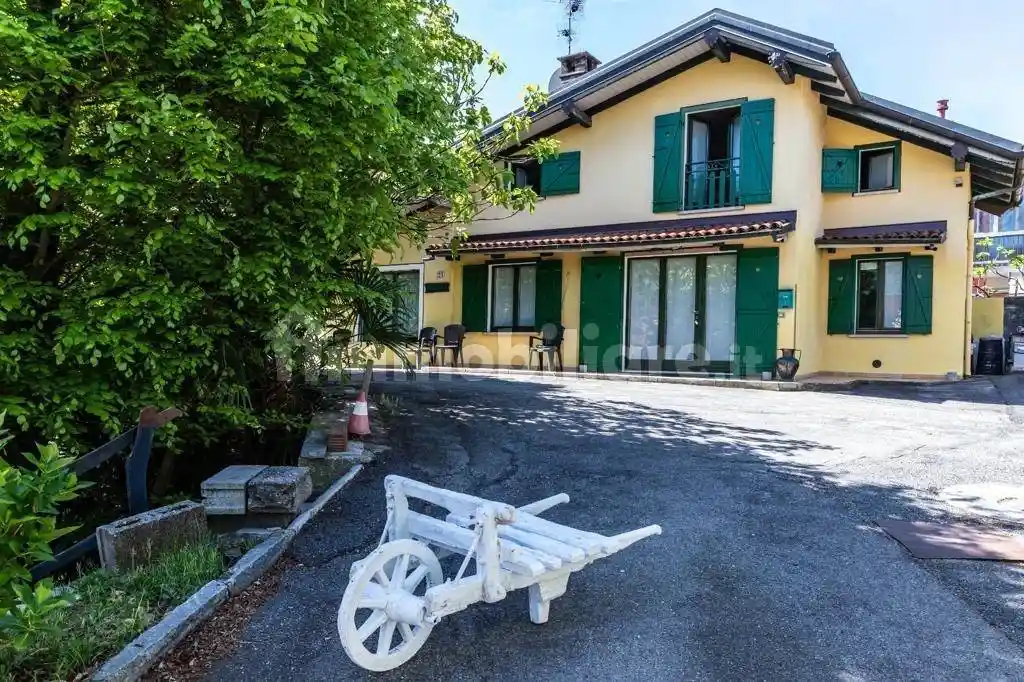 Casa indipendente in affitto a Omegna