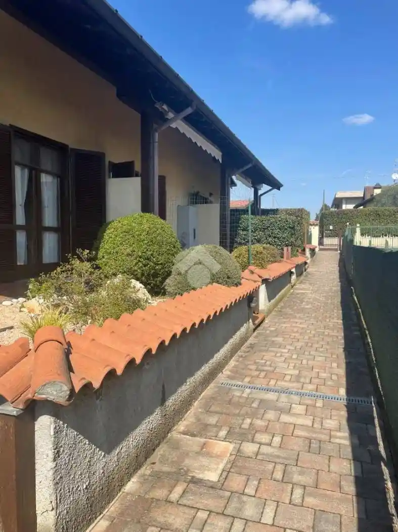 Appartamento in vendita a Cardano al Campo