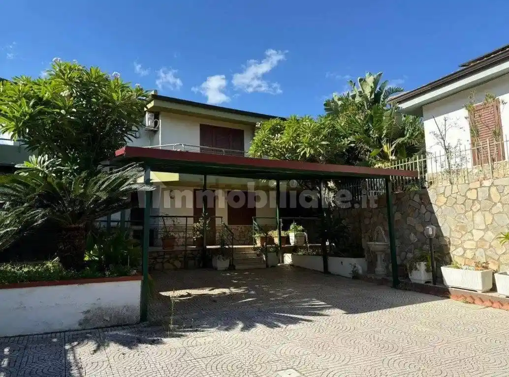 Villa in vendita a Altavilla Milicia