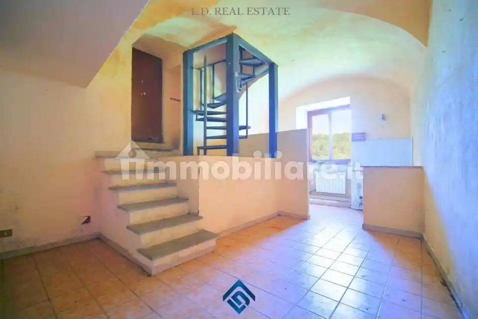 Appartamento in vendita a Capranica