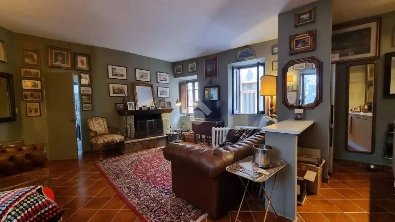 Palazzo - Edificio in vendita a Segni