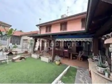 Casa indipendente in vendita a Cesano Maderno