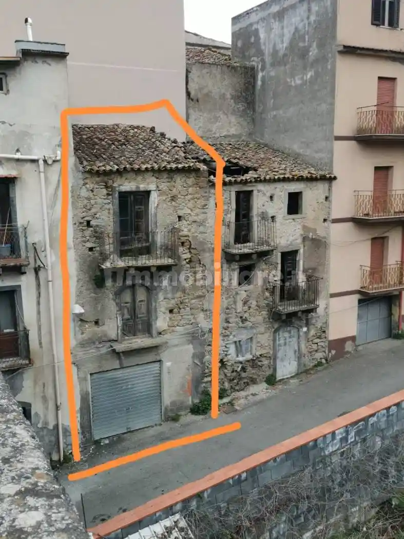 Rustico - Casale in vendita a Castiglione di Sicilia