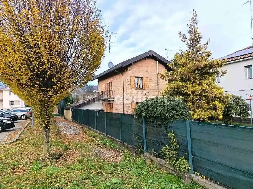 Villa in vendita a Vergiate