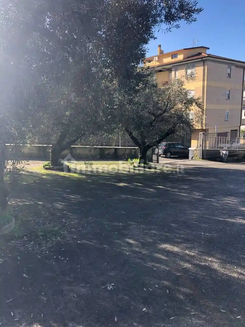 Palazzo - Stabile in vendita a Velletri