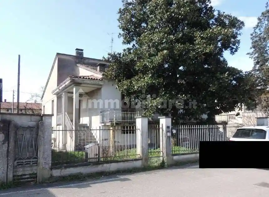 Villa in vendita a Trivolzio