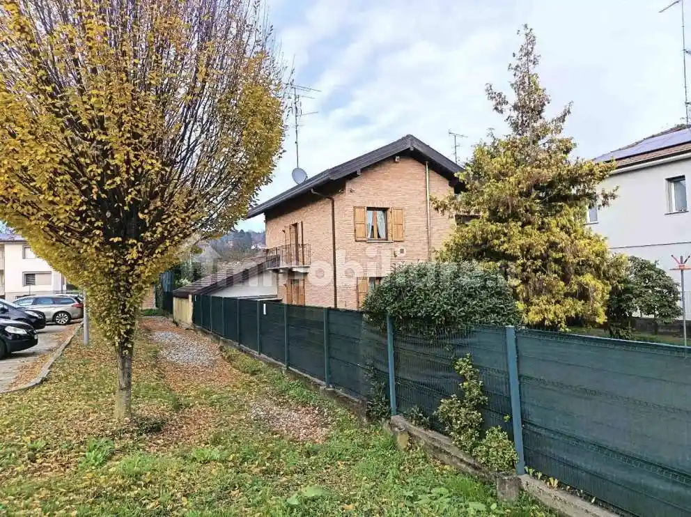 Villa in vendita a Vergiate