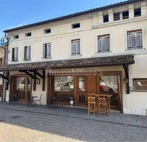 Palazzo - Edificio in vendita a Revine Lago