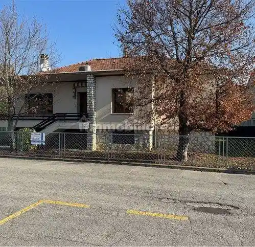 Villa in vendita a Vittorio Veneto
