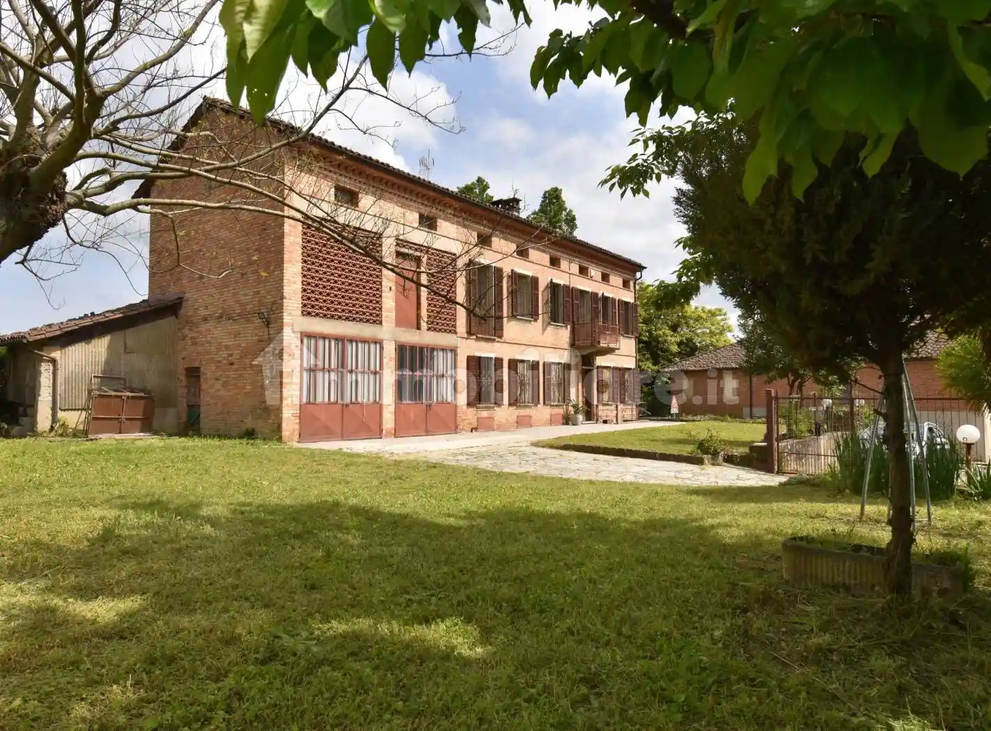 Rustico - Casale in vendita a Rocca d'Arazzo