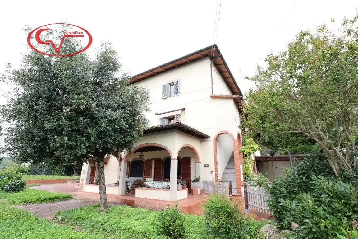 Villa in vendita a Montevarchi