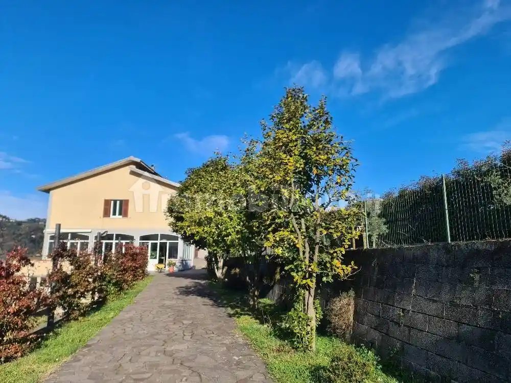 Villa in vendita a Beverino